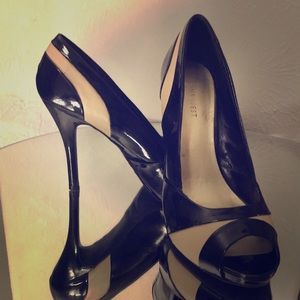 Nine West Black/Nude Patent Leather Peep Toe Heel